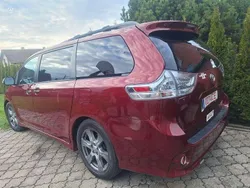 Rot Gebraucht 2017 Toyota Sienna Van / Kleinbus | 18.700 €