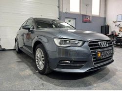 Grau Gebraucht 2016 Audi A3 Sportback Ambiente Limousine | 14.490 € (Fairer Preis)