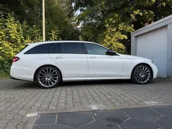 Weiß Gebraucht 2023 Mercedes E220 AMG Kombi | 42.600 € (Fairer Preis)
