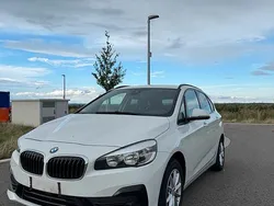 Weiß Gebraucht 2018 BMW 218 Active Tourer Van / Kleinbus | 11.000 € (Fairer Preis)