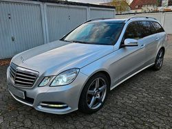 Grau Gebraucht 2011 Mercedes E250 Kombi | 9.600 € (Etwas zu teuer)