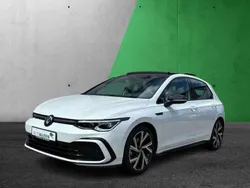 Oryxweiß perlmutteffekt Gebraucht 2023 VW Golf VIII R-line Limousine | 30.490 € (Fairer Preis)