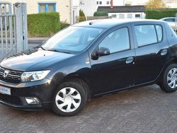 Blau Gebraucht 2018 Dacia Sandero Essentiel Kleinwagen | 2.790 €