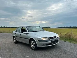 Silber Gebraucht 1998 Opel Vectra Limousine | 750 € (Etwas zu teuer)
