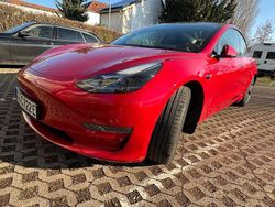 Rot Gebraucht 2021 Tesla Model 3 Limousine | 26.500 €
