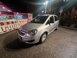 Silber Gebraucht 2009 Opel Zafira Van / Kleinbus | 3.000 €