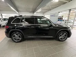 Schwarz Gebraucht 2024 Mercedes GLB200 AMG line SUV | 43.950 € (Fairer Preis)