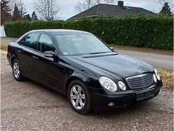 Schwarz Gebraucht 2006 Mercedes E220 Limousine | 6.800 €