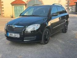 Schwarz Gebraucht 2009 Skoda Fabia Kleinwagen | 1.500 € (Guter Preis)