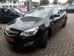 Schwarz Gebraucht 2012 Opel Astra Edition Kombi | 4.999 € (Teuer)