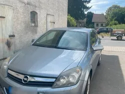 Grau Gebraucht 2006 Opel Astra Kleinwagen | 1.500 € (Guter Preis)