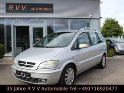 Silber Gebraucht 2004 Opel Zafira Elegance Van / Kleinbus | 2.777 € (Teuer)