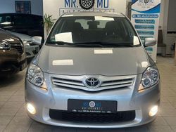 Ultra silver Gebraucht 2011 Toyota Auris Edition Limousine | 8.199 € (Etwas zu teuer)