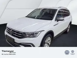 Weiß Gebraucht 2024 VW Tiguan Allspace Life SUV | 31.980 € (Superpreis)
