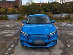 Blau Gebraucht 2022 Ford Mustang Mach-E Standard Range SUV | 35.999 € (Fairer Preis)