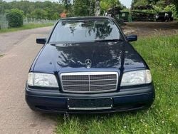 Blau Gebraucht 1996 Mercedes C220 Limousine | 4.990 € (Teuer)