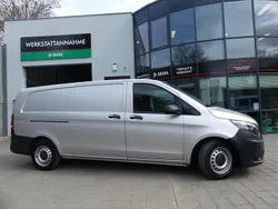 Brillantsilber metall (metallic) Gebraucht 2022 Mercedes Vito Van / Kleinbus | 23.800 € (Superpreis)