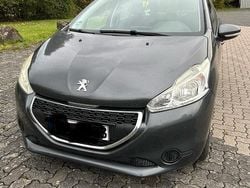 Grau Gebraucht 2012 Peugeot 208 Kleinwagen | 3.799 € (Superpreis)
