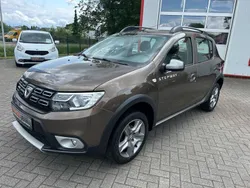 Braun Gebraucht 2017 Dacia Sandero Prestige Kleinwagen | 8.499 € (Fairer Preis)