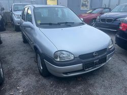 Silber Gebraucht 1999 Opel Corsa Kleinwagen | 1.599 € (Etwas zu teuer)