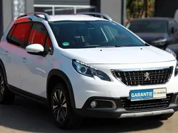 Weiß Gebraucht 2018 Peugeot 2008 Allure SUV | 11.990 € (Etwas zu teuer)