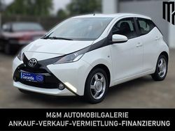Weiß Gebraucht 2015 Toyota Aygo Touch Kleinwagen | 5.850 € (Fairer Preis)