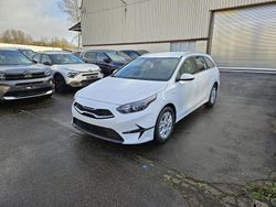 Weiß Neu 2025 Kia Ceed Sportswagon Vision Kombi | 20.190 € (Guter Preis)