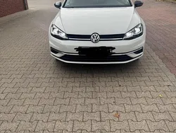 Weiß Gebraucht 2020 VW Golf VII Kombi | 17.450 € (Fairer Preis)