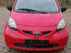 Rot Gebraucht 2009 Toyota Aygo Kleinwagen | 2.150 € (Fairer Preis)
