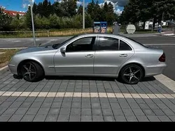 Silber Gebraucht 2002 Mercedes E220 Limousine | 2.500 € (Guter Preis)