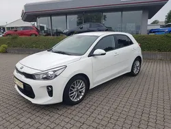 Weiß Gebraucht 2020 Kia Rio DREAM-TEAM Edition Limousine | 10.990 € (Fairer Preis)