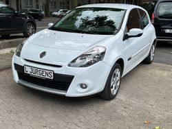Weiß Gebraucht 2012 Renault Clio III Kleinwagen | 4.700 € (Etwas zu teuer)
