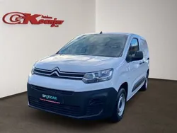 Eisweiß Gebraucht 2024 Citroën Berlingo PureTech Van / Kleinbus | 18.950 € (Guter Preis)