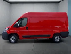 Rot Neu 2025 Peugeot Boxer Van | 42.049 €