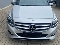 Silber Gebraucht 2018 Mercedes B180 Edition Van / Kleinbus | 18.150 € (Guter Preis)