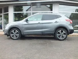 Grau Gebraucht 2018 Nissan Qashqai N-Connecta SUV | 14.890 € (Fairer Preis)