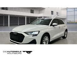 Arkonaweiß Gebraucht 2024 Audi A3 Ambiente Limousine | 28.990 € (Guter Preis)