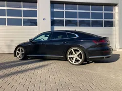 Schwarz Gebraucht 2018 VW Arteon R-line Limousine | 24.000 €
