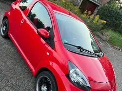 Rot Gebraucht 2009 Toyota Aygo Kleinwagen | 2.899 € (Etwas zu teuer)