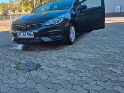 Schwarz Gebraucht 2020 Opel Astra Limousine | 10.999 €