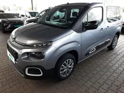 Grau Gebraucht 2024 Citroën Berlingo Feel Van / Kleinbus | 21.680 € (Guter Preis)