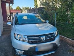 Silber Gebraucht 2015 Dacia Sandero Kleinwagen | 5.900 € (Guter Preis)