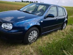 Blau Gebraucht 2000 VW Golf IV Kleinwagen | 700 € (Guter Preis)