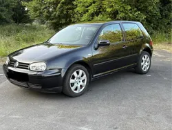 Schwarz Gebraucht 2003 VW Golf IV Kleinwagen | 1.950 € (Fairer Preis)