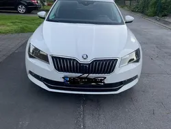 Weiß Gebraucht 2019 Skoda Superb Limousine | 21.500 € (Fairer Preis)