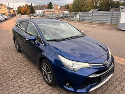Blau Gebraucht 2018 Toyota Avensis Team Kombi | 12.999 € (Fairer Preis)
