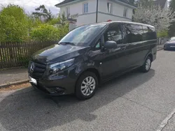 Grau Gebraucht 2022 Mercedes Vito Van / Kleinbus | 35.750 € (Fairer Preis)