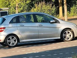 Silber Gebraucht 2011 Mercedes B180 Van / Kleinbus | 4.500 €