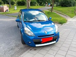 Blau Gebraucht 2011 Renault Clio II Limousine | 3.000 €