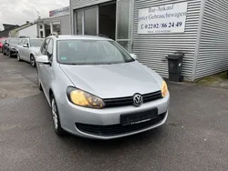 Silber Gebraucht 2012 VW Golf VI Trendline Kombi | 4.499 € (Fairer Preis)